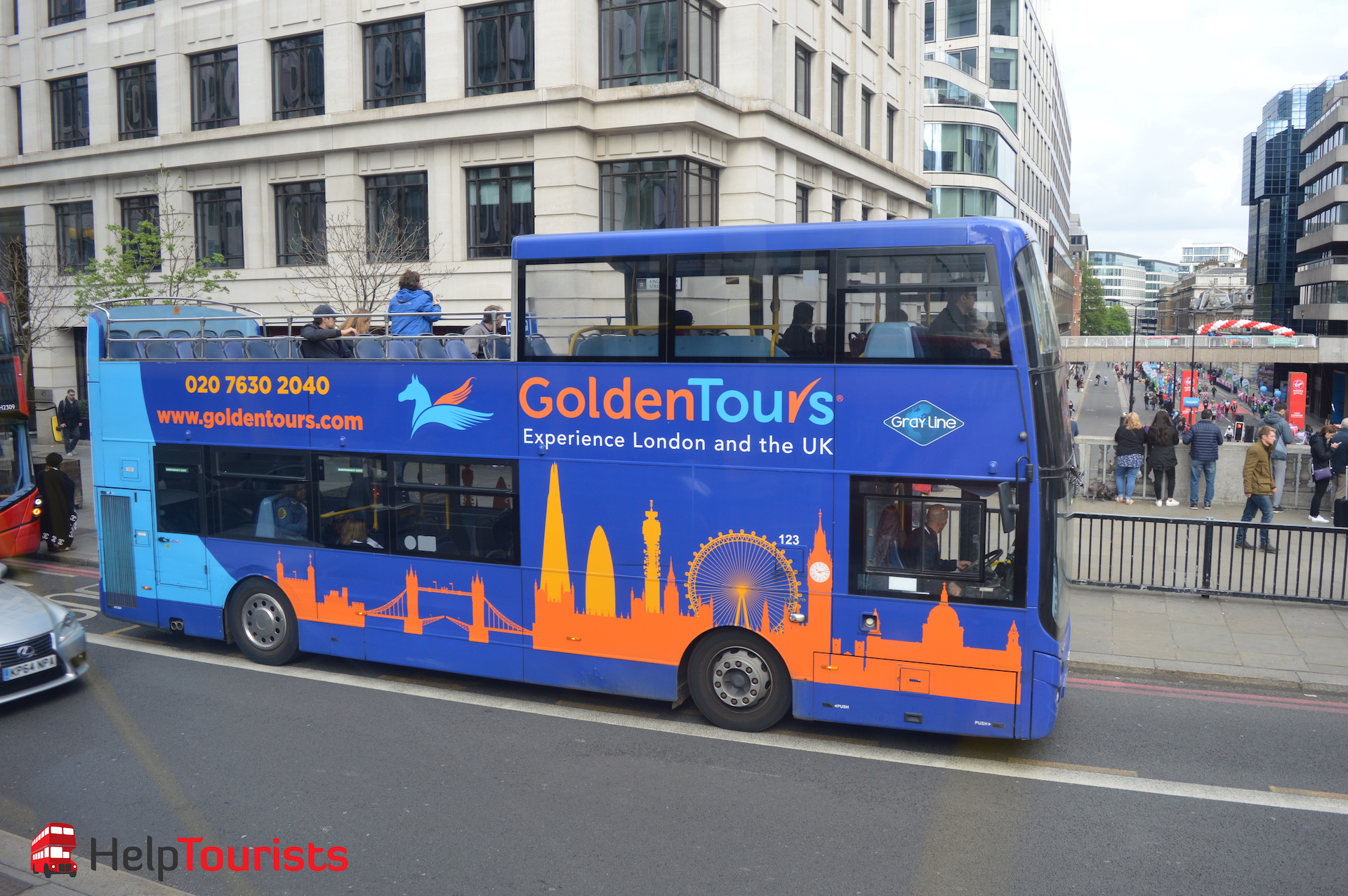 Hop on hop off Golden Tours London